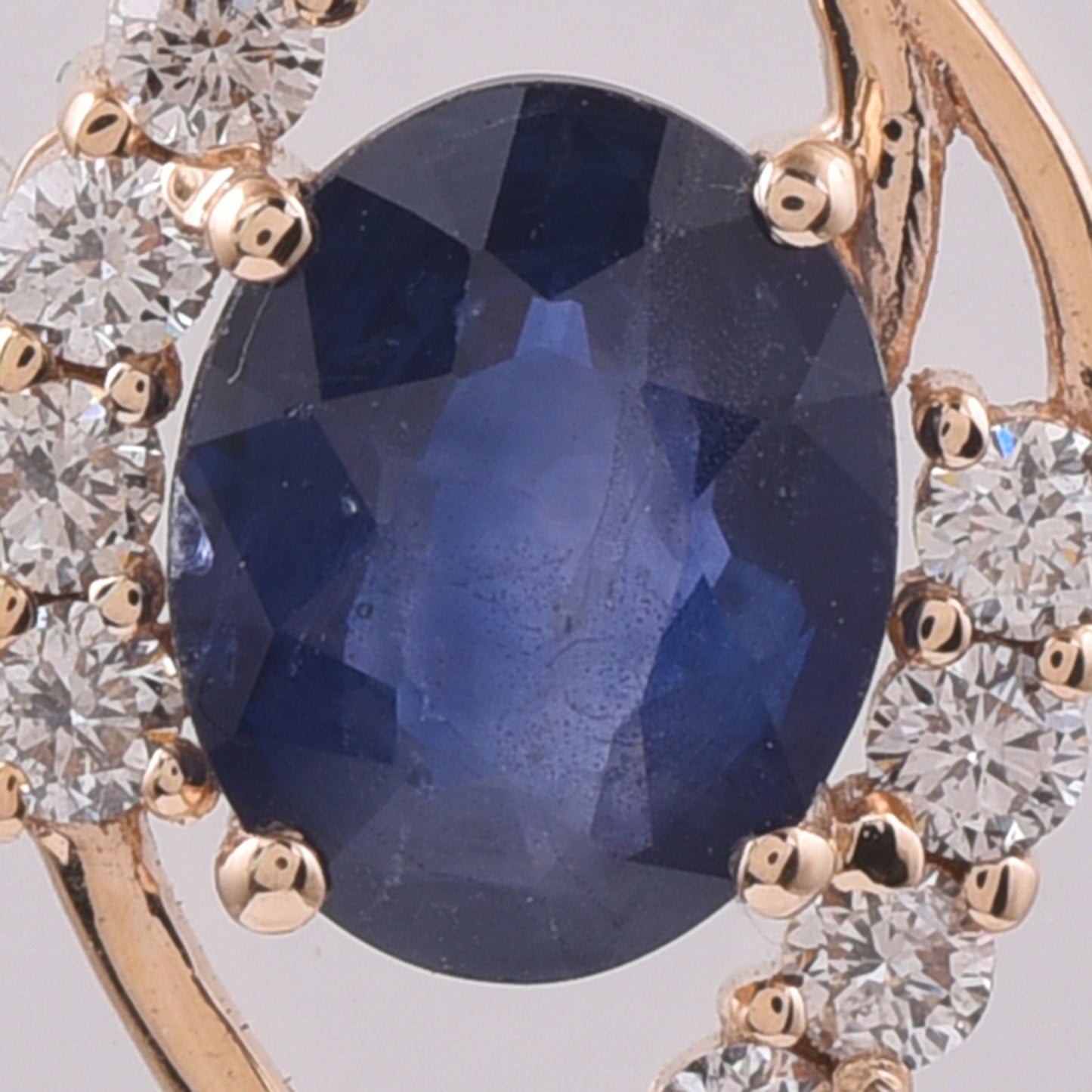 1.71 Ct Oval Natural Sapphire 14K Gold Pendant