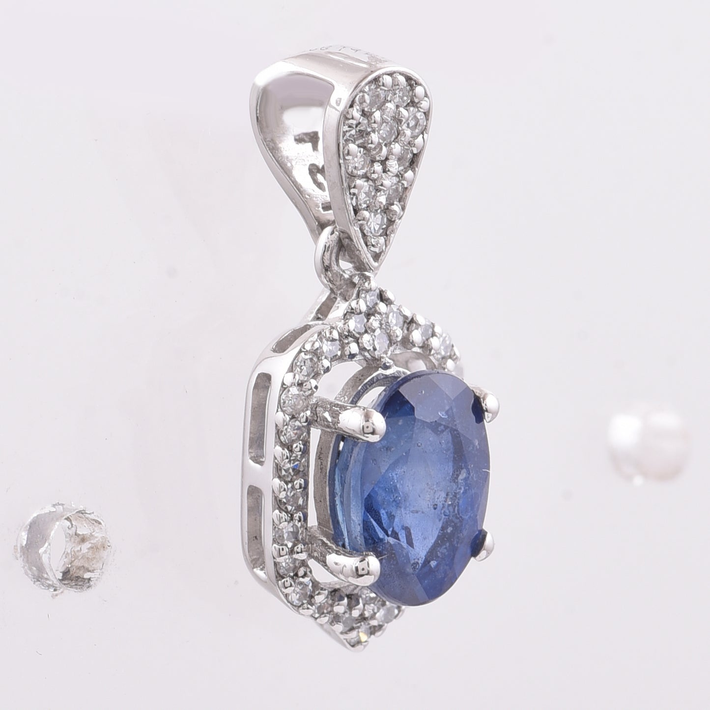1.42 Ct Oval Natural Sapphire 950 Platinum Pendant