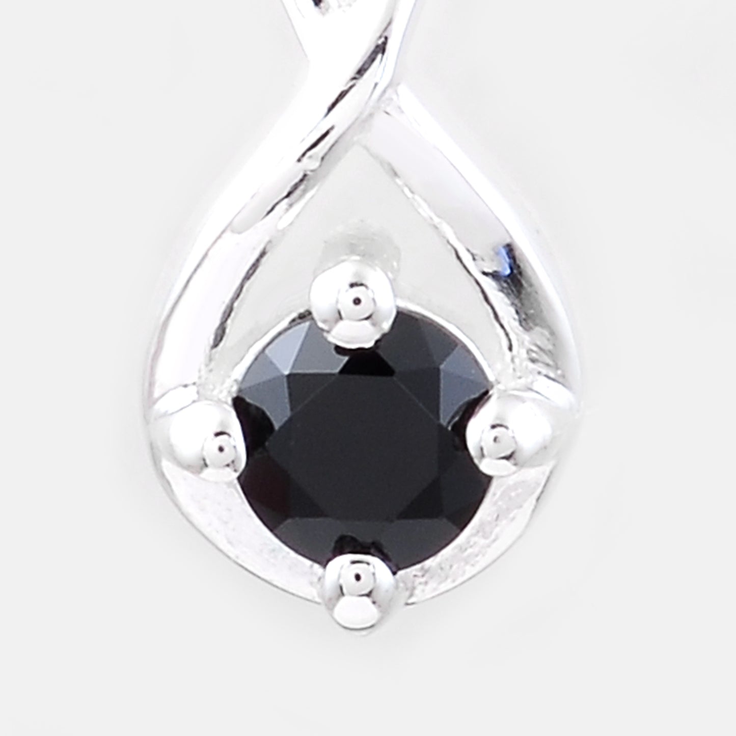 0.13 Ct Round Black Spinal, 925 Sterling Silver Pendant