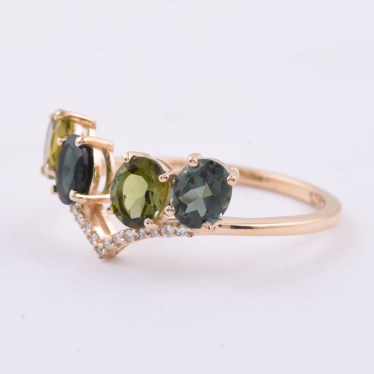 1.67 Ct Oval Natural Multi-Coloured Tourmaline 14K Gold Ring