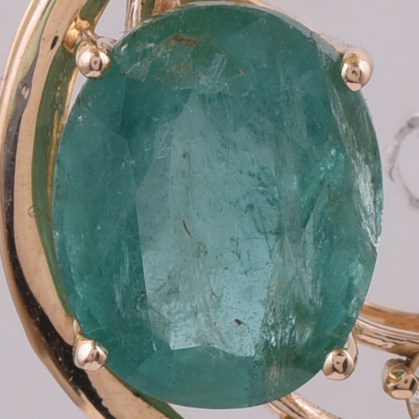 3.20 Ct Oval Natural Emerald 14K Gold Pendant