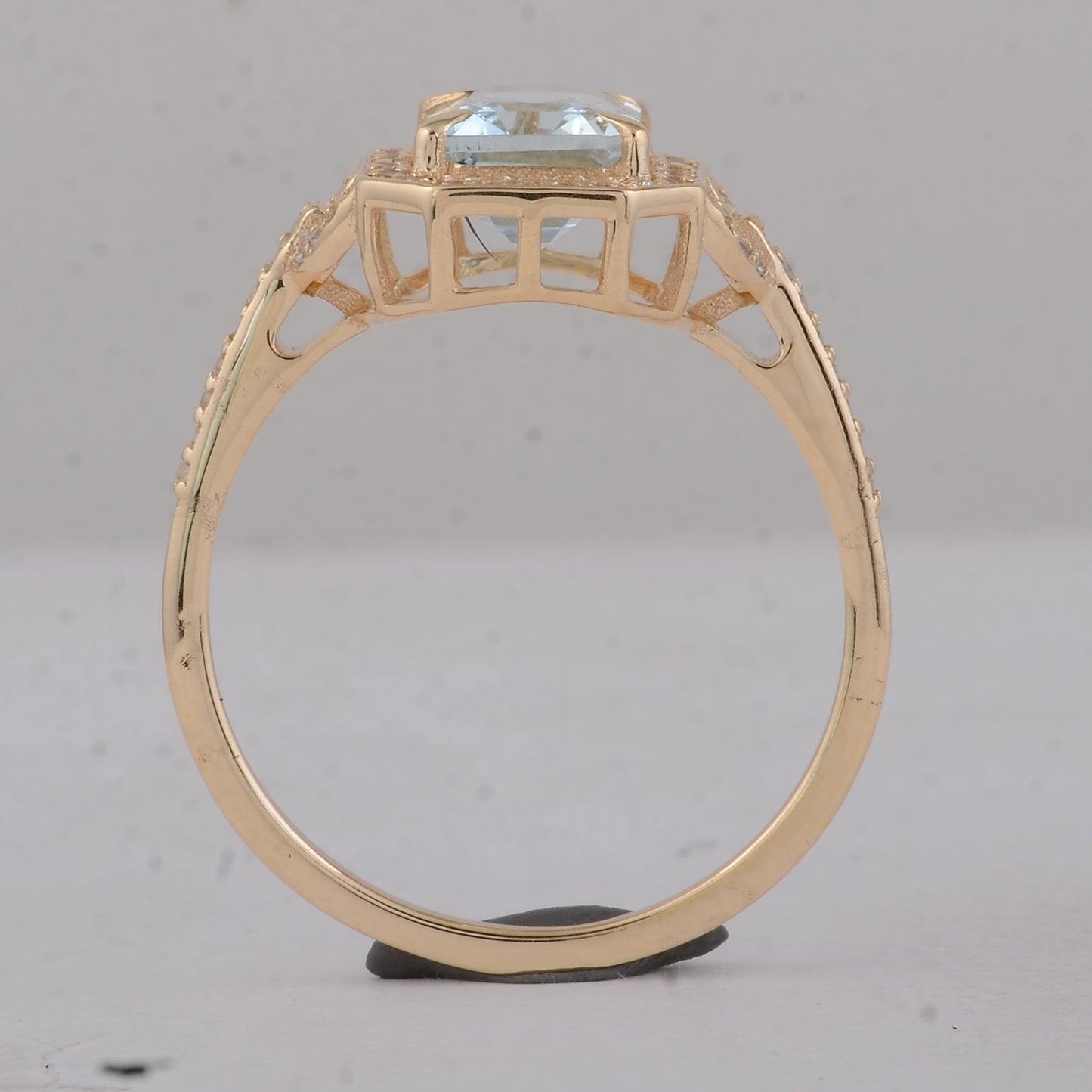 1.65 Ct Octagon Aquamarine 9K Gold Ring
