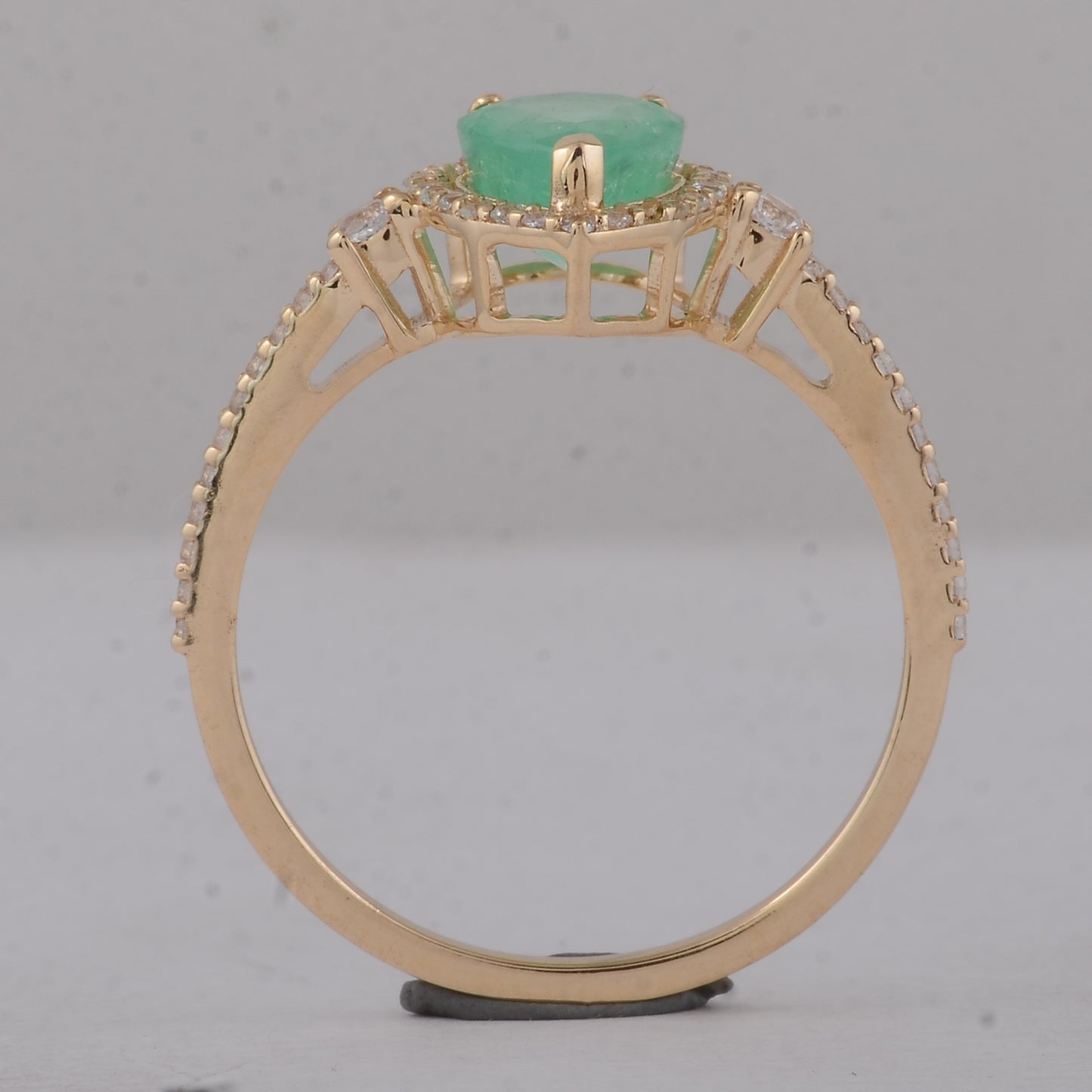 1.49 Ct Pear Emerald 9K Gold Ring