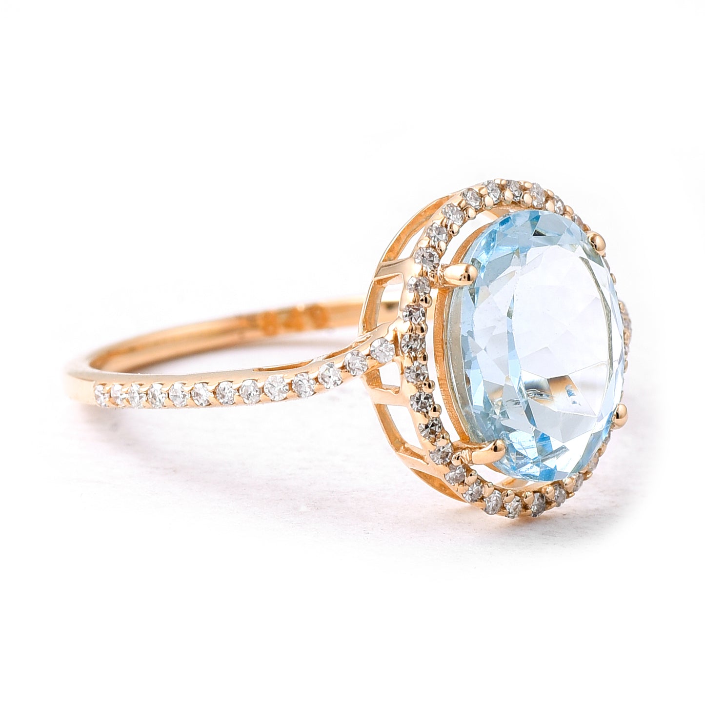 2.34 Ct Oval Mixed Cut Natural Aquamarine 14K Gold Ring