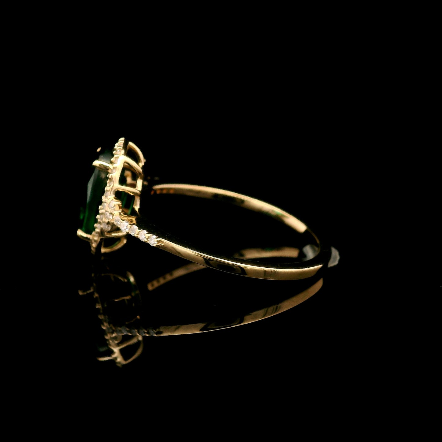 1.77 Ct Oval Mixed Cut Lab Grown Emerald 14K Gold Ring