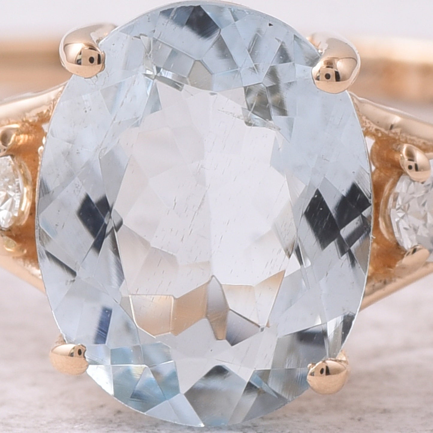1.68 Ct Oval Mixed Cut Natural Aquamarine 14K Gold Ring