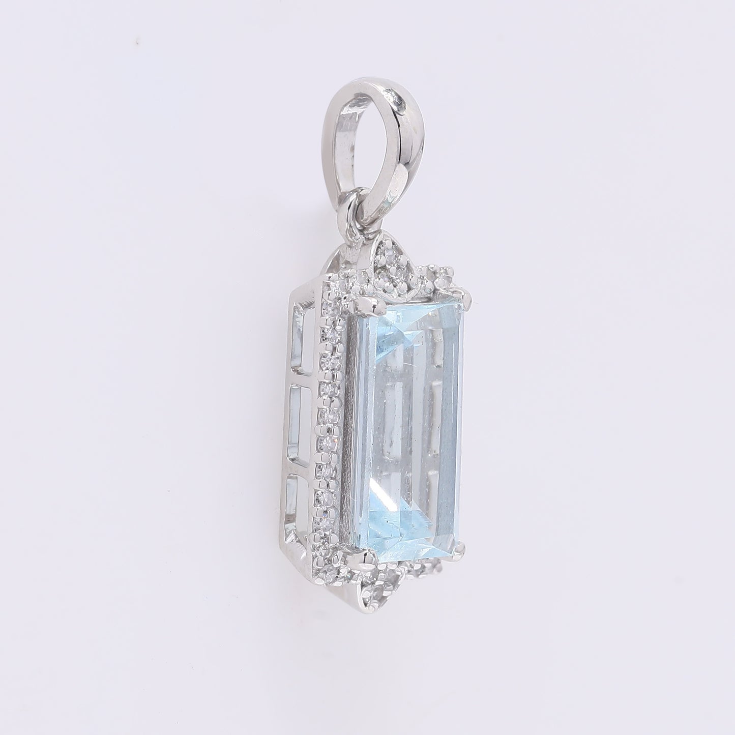 1.57 Ct Rectangle Step Cut Natural Aquamarine 950 Platinum Pendant
