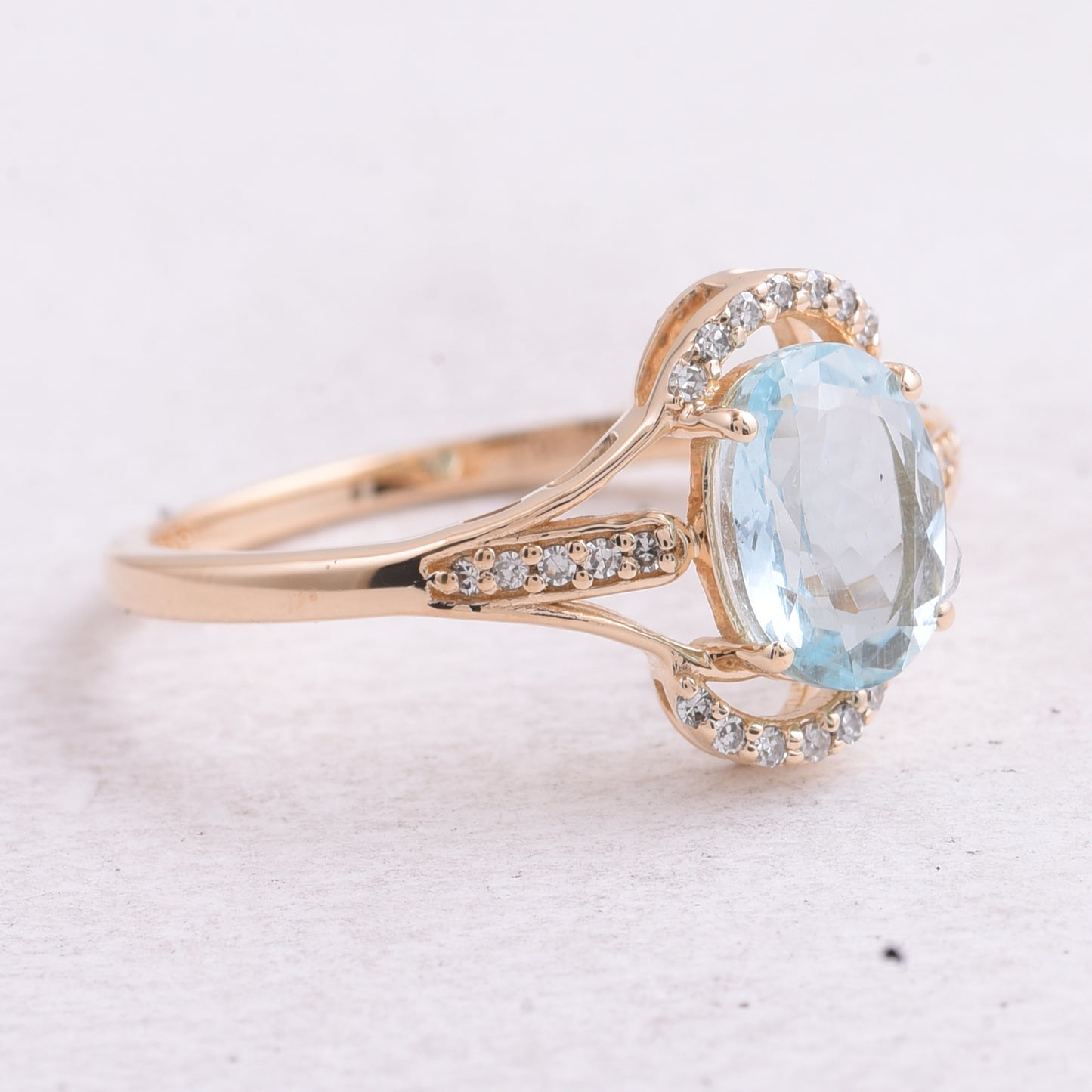 1.18 Ct Oval Mixed Cut Natural Aquamarine 14K Gold Ring