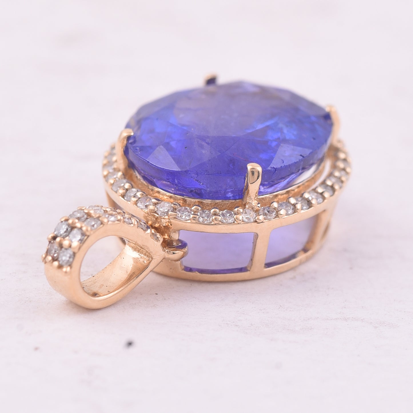 5.26 Ct Oval Mixed Cut Natural Tanzanite 14K Gold Pendant