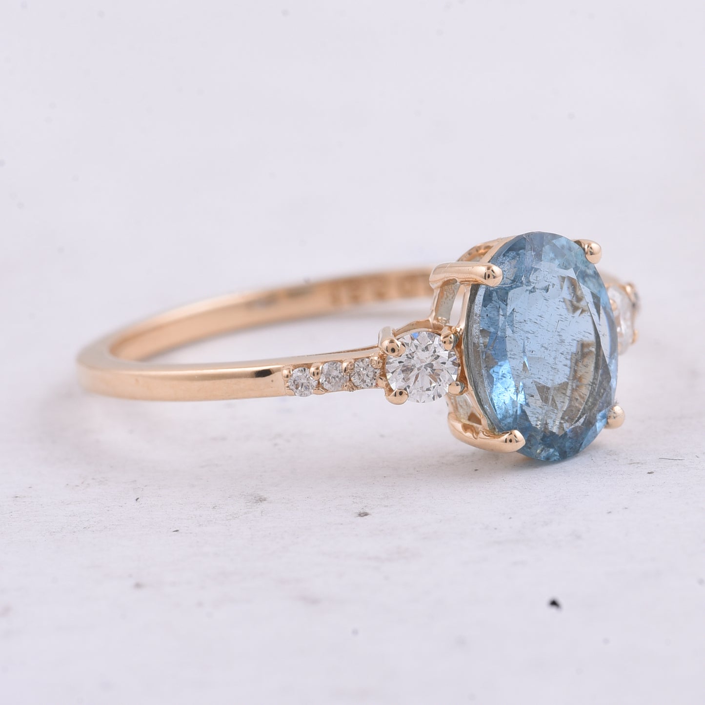 1.24 Ct Oval Natural Aquamarine 14K Gold Ring