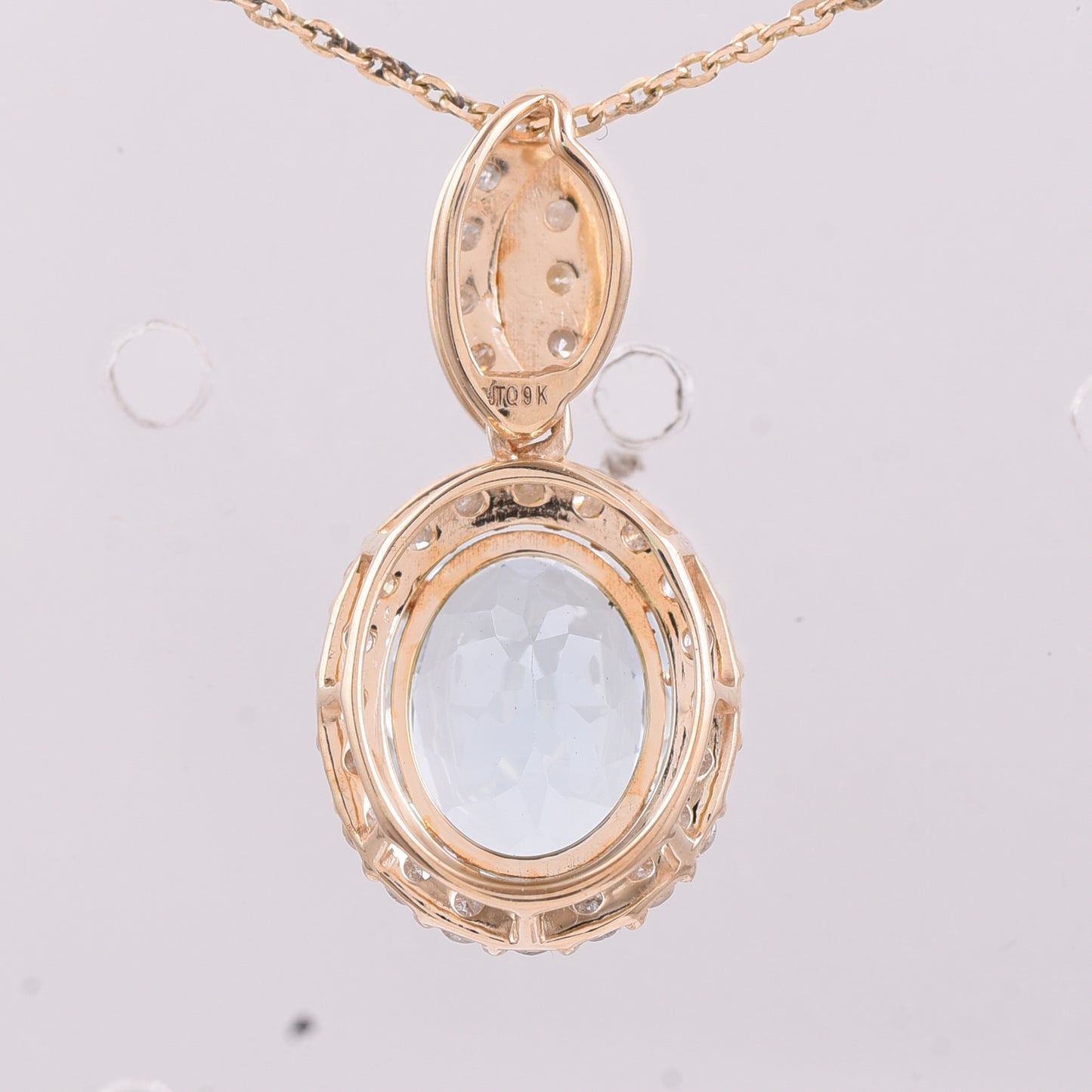 1.80 Ct Oval Aquamarine 9K Gold Pendant