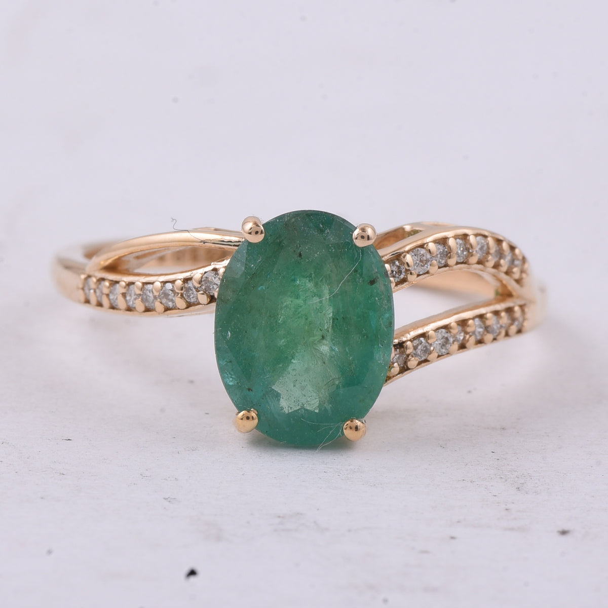 1.73 Ct Oval Natural Emerald 14K Gold Ring