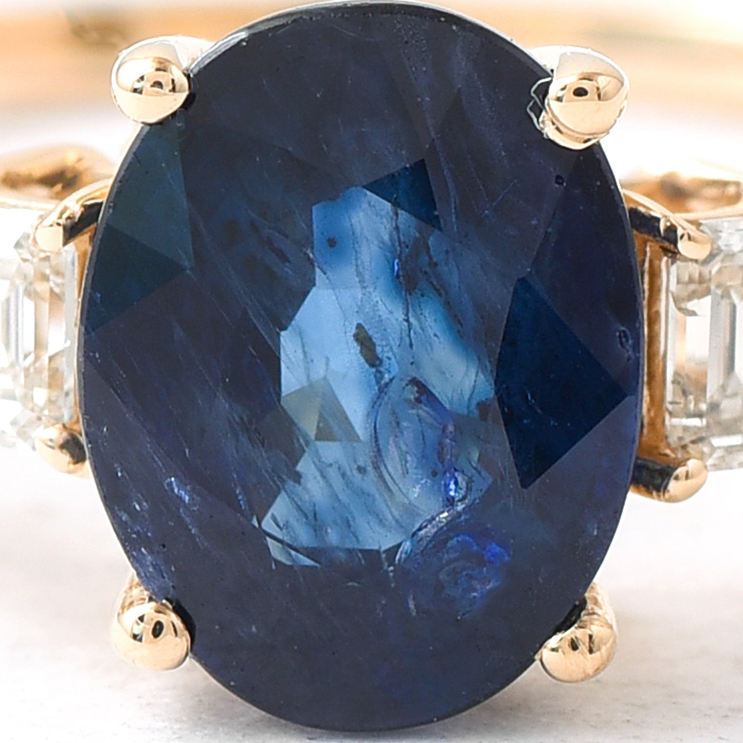 2.18 Ct Oval Sapphire 14K Gold Ring