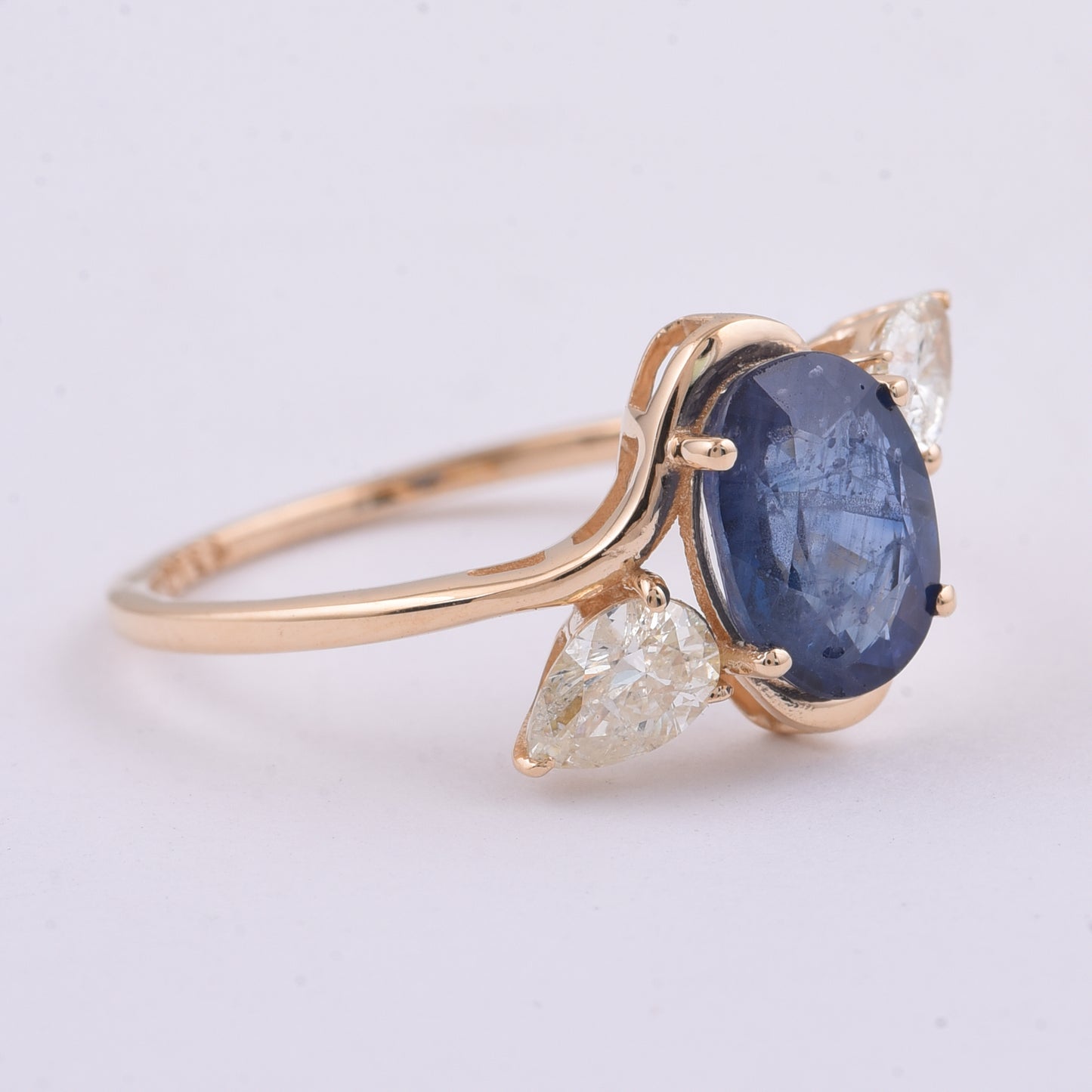 2.26 Ct Oval Natural Sapphire 14K Gold Ring