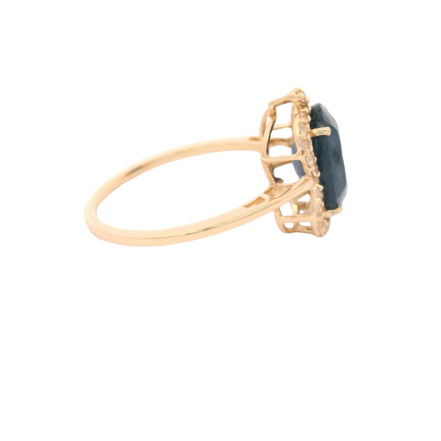3.80 Ct Oval Sapphire 14K Gold Ring