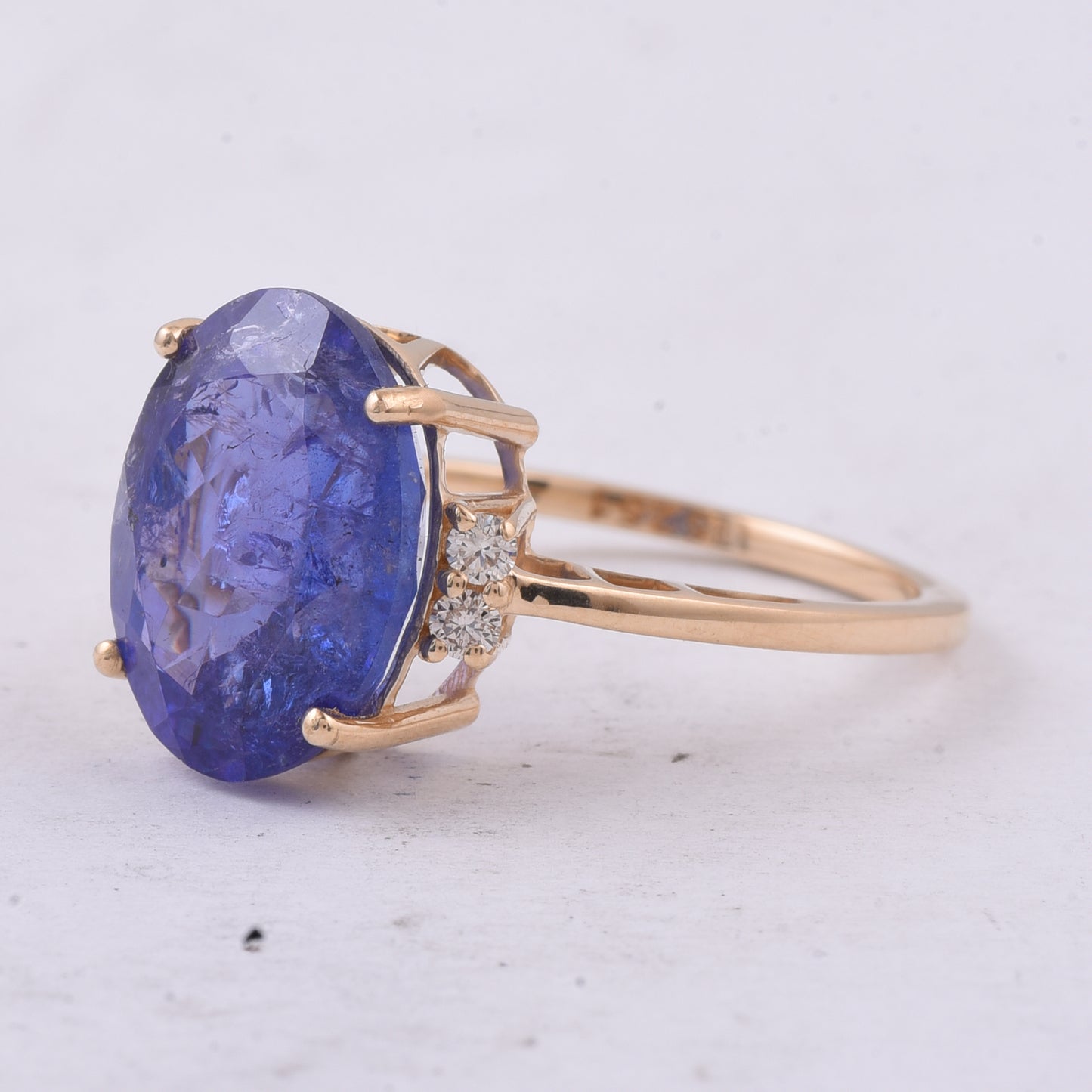 6.33 Ct Oval Natural Tanzanite 14K Gold Ring
