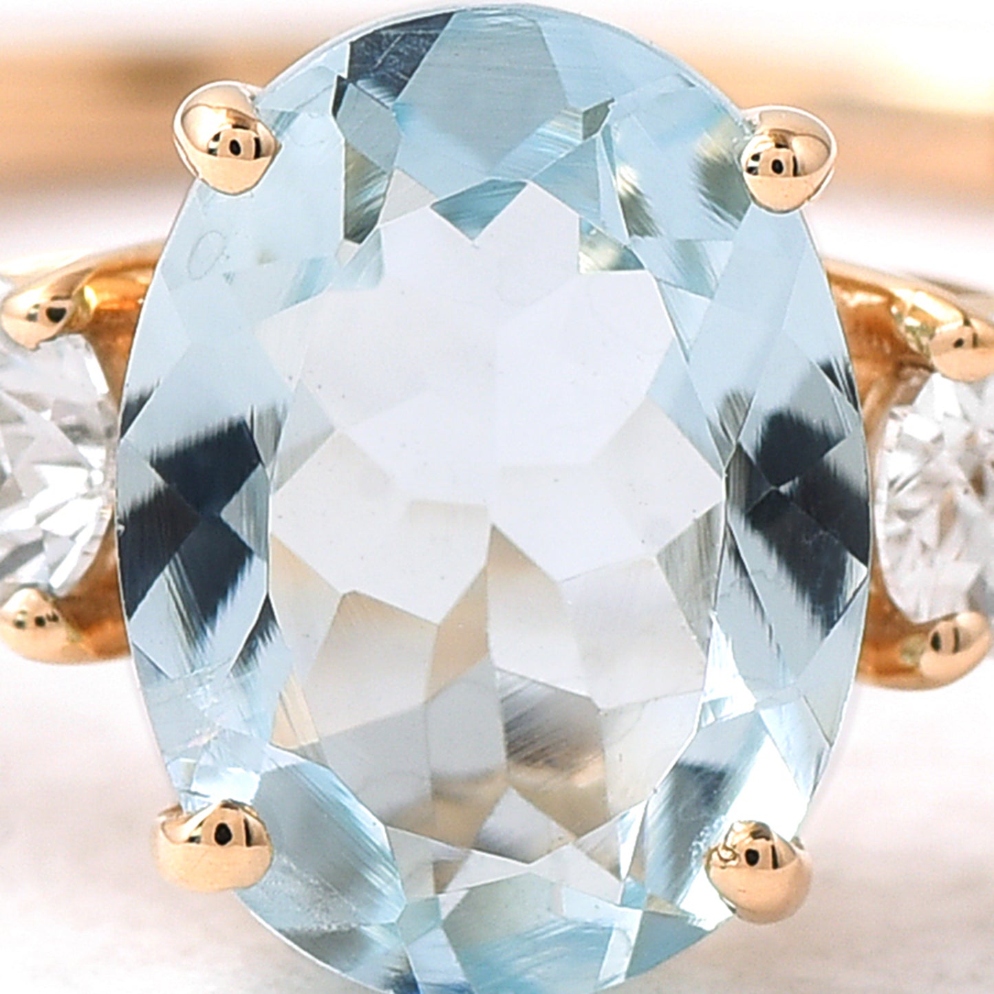 1.18 Ct Oval Aquamarine 14K Gold Ring