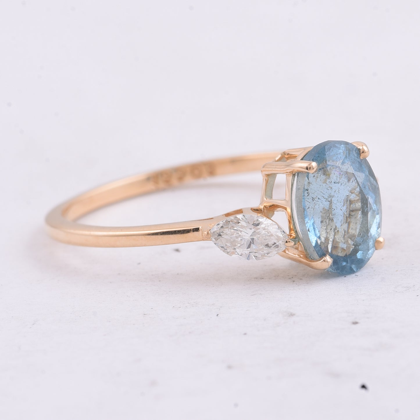 1.58 Ct Oval Natural Aquamarine 14K Gold Ring