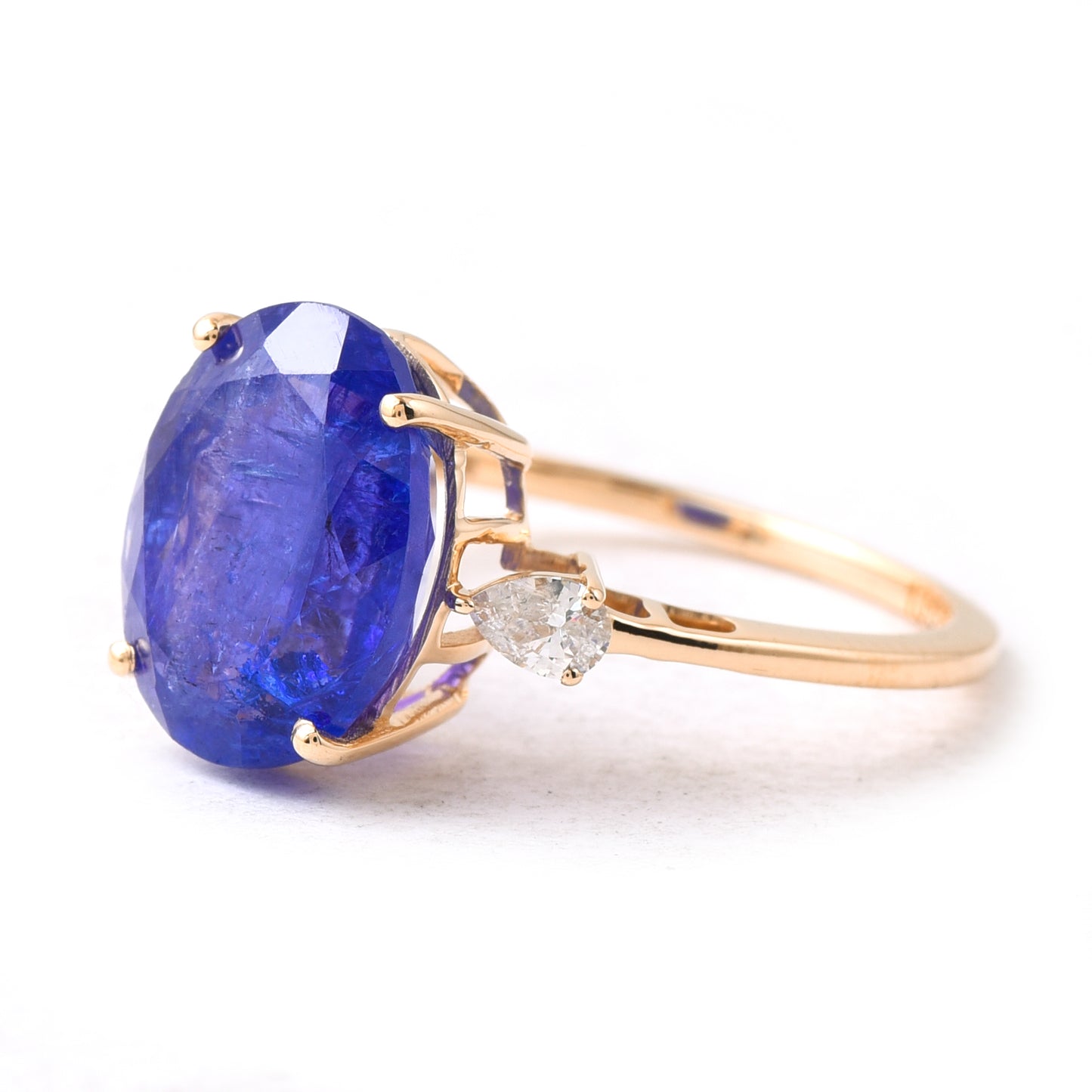 5.71 Ct Oval Tanzanite 14K Gold Ring