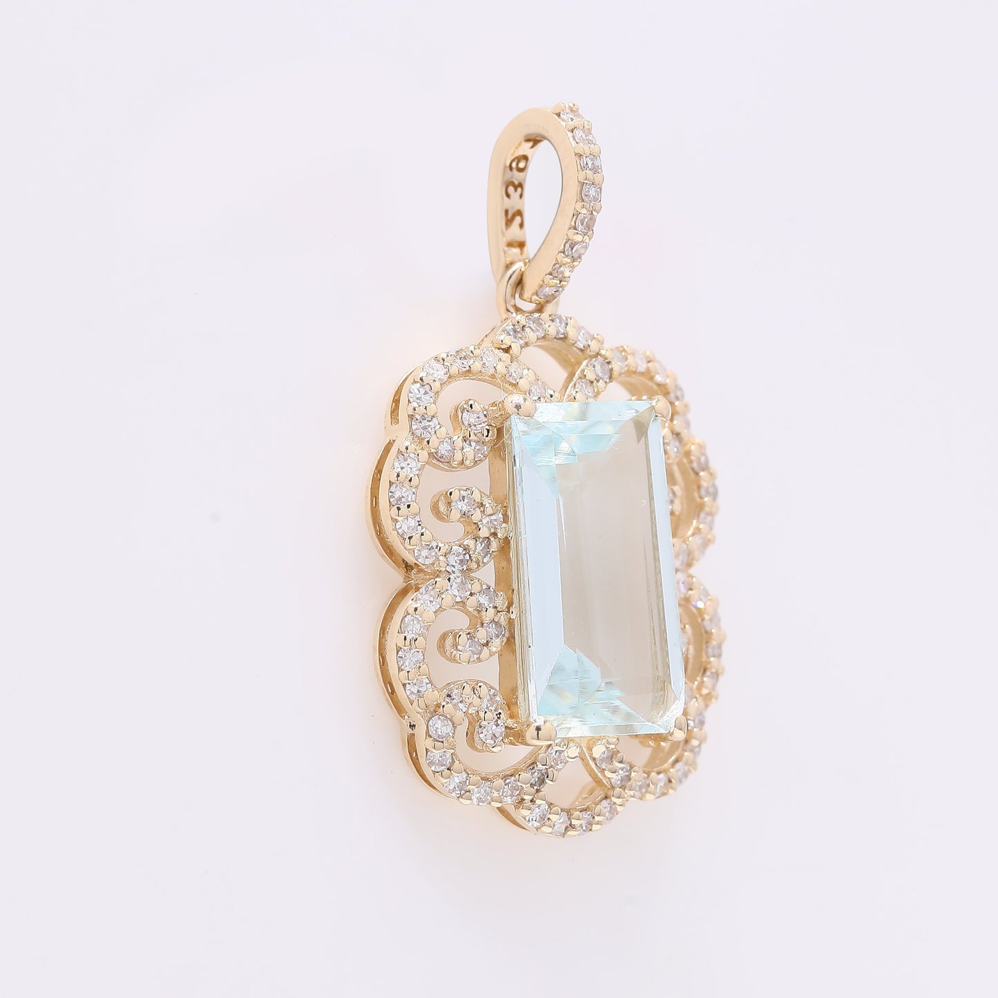 2.12 Ct Rectangle Mixed Cut Natural Aquamarine 14K Gold Pendant