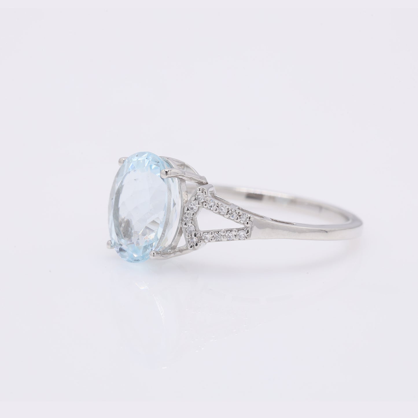 2.65 Ct Oval Mixed Cut Natural Aquamarine 950 Platinum Ring