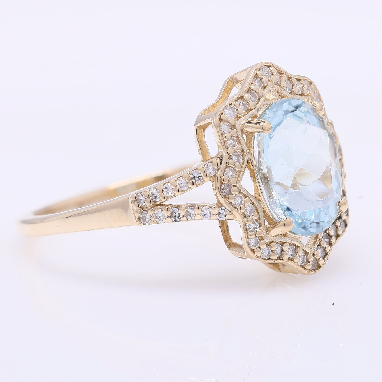 1.83 Ct Oval Mixed Cut Natural Aquamarine 14K Gold Ring
