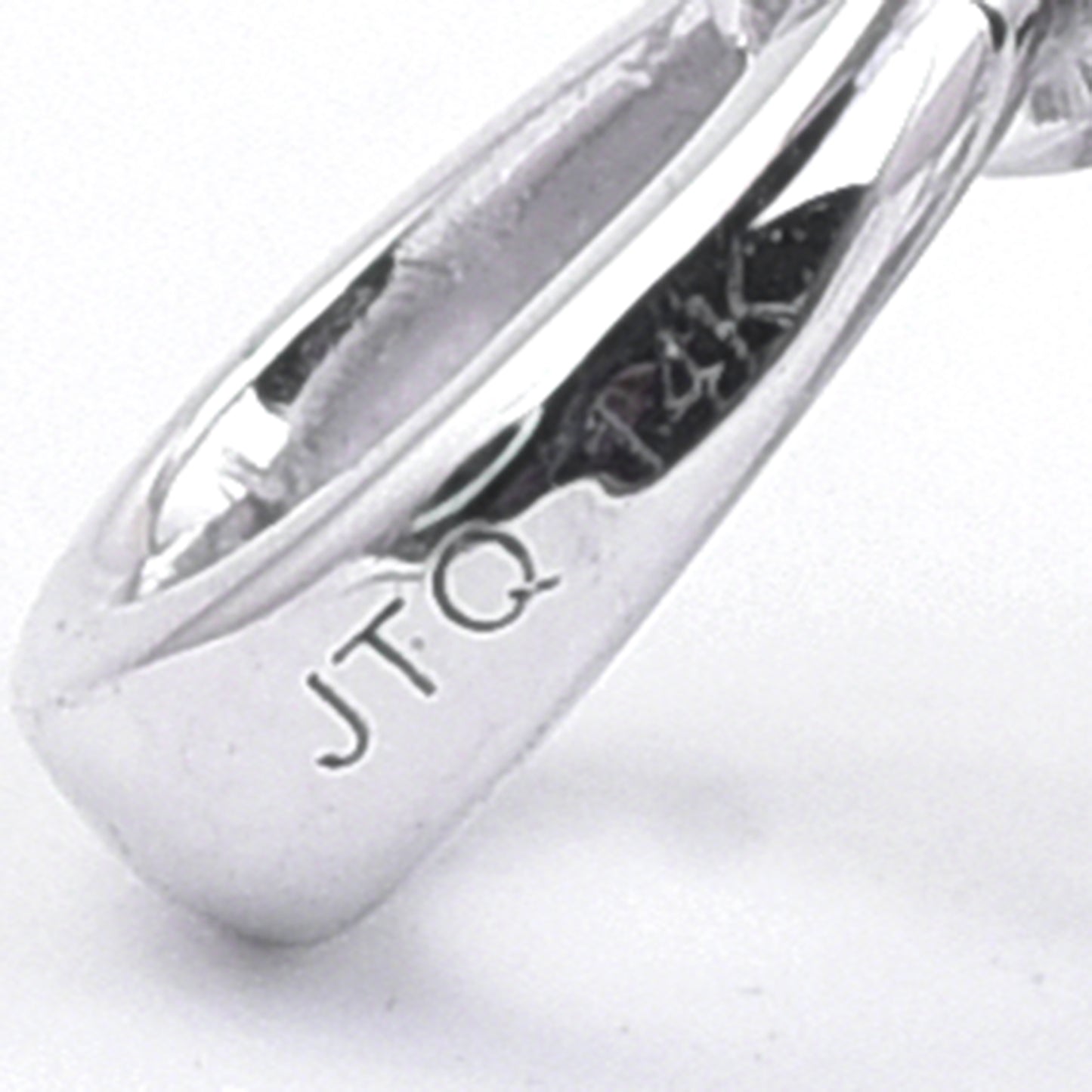 2.27 Carats Lab Grown Diamond 14K Gold Pendant