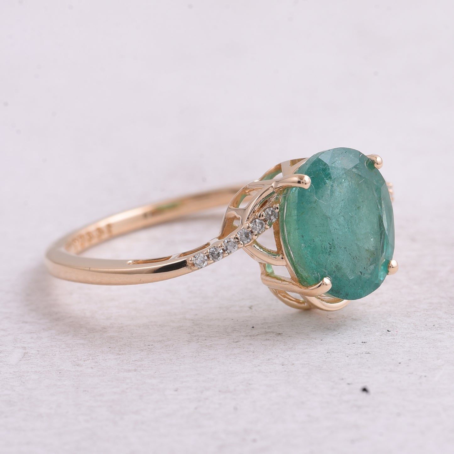2.35 Ct Oval Mixed Cut Natural Emerald 14K Gold Ring