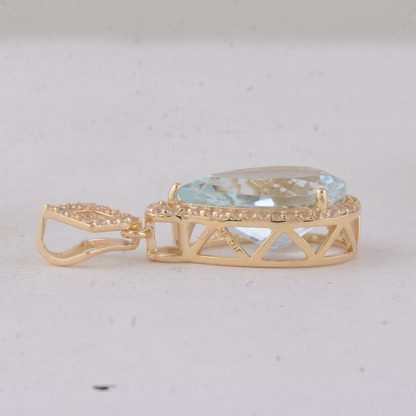 3.64 Ct Pear Aquamarine 9K Gold Pendant