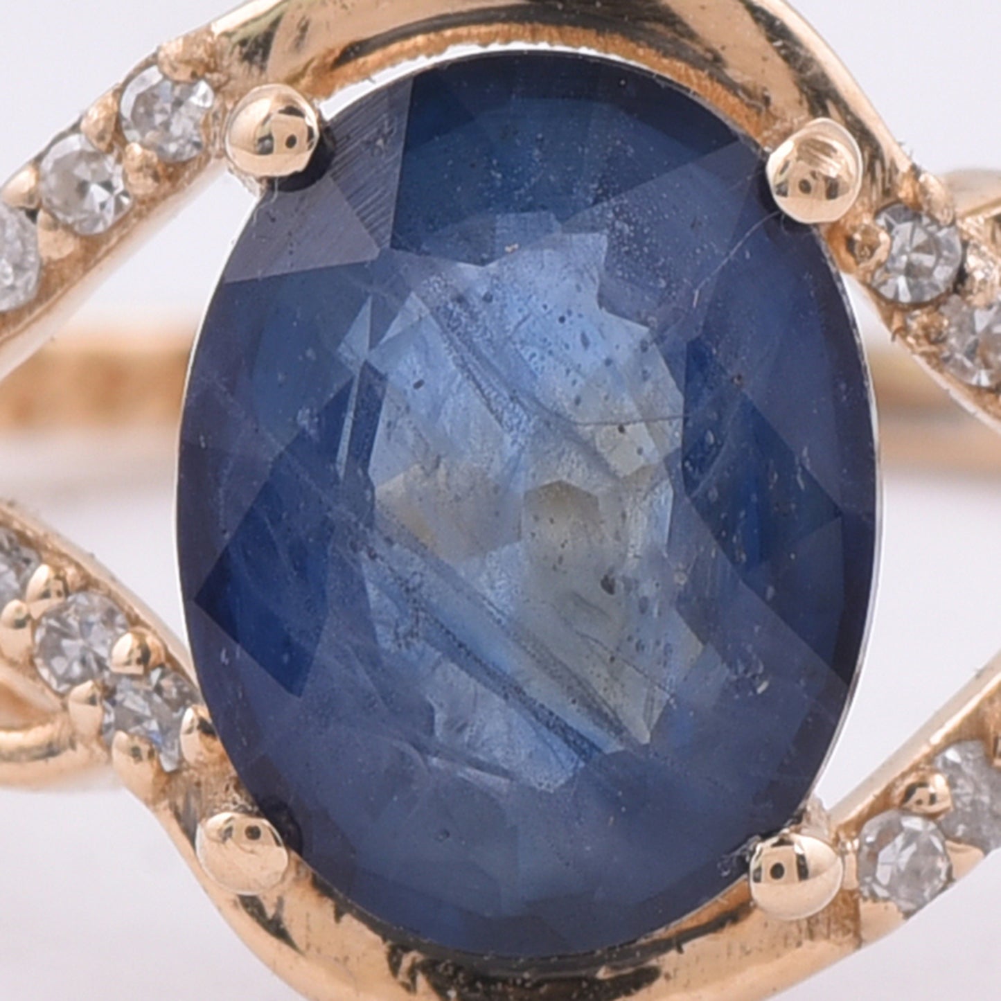 1.71 Ct Oval Natural Sapphire 14K Gold Ring