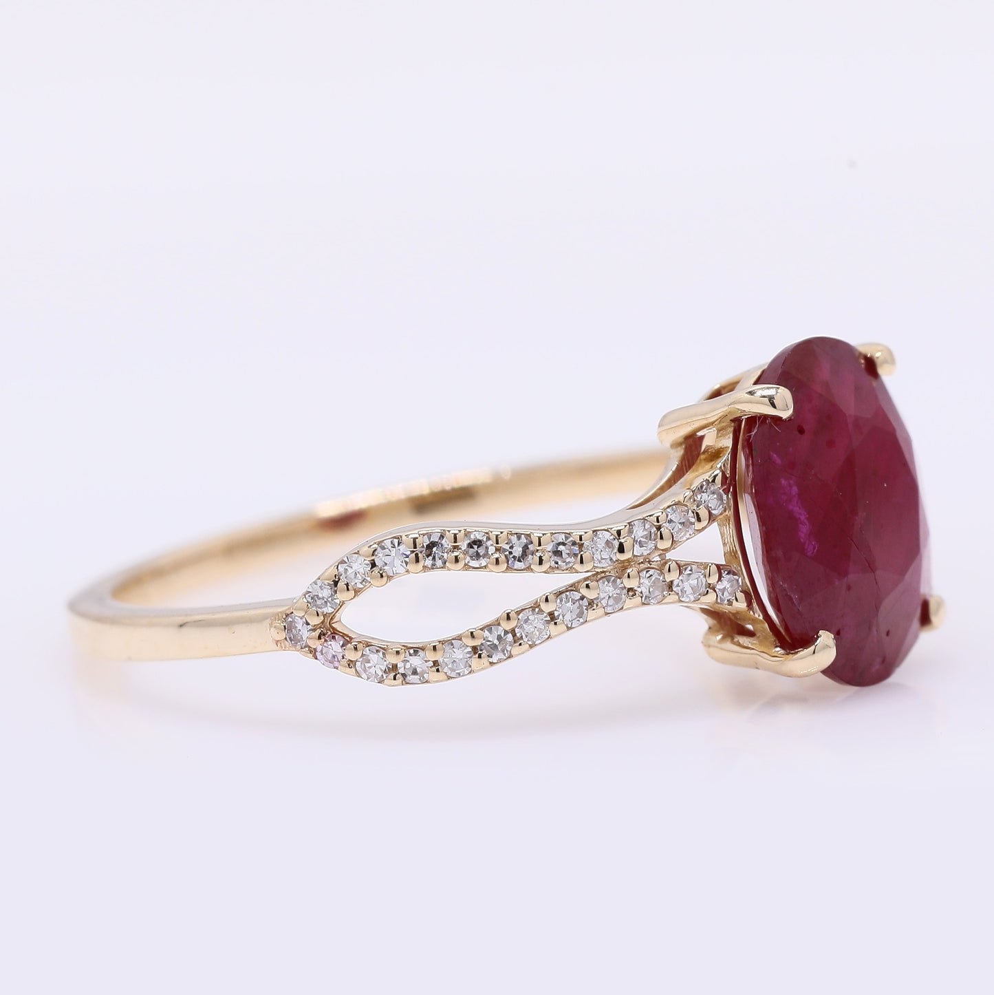 2.05 Ct Oval Ruby 14K Gold Ring