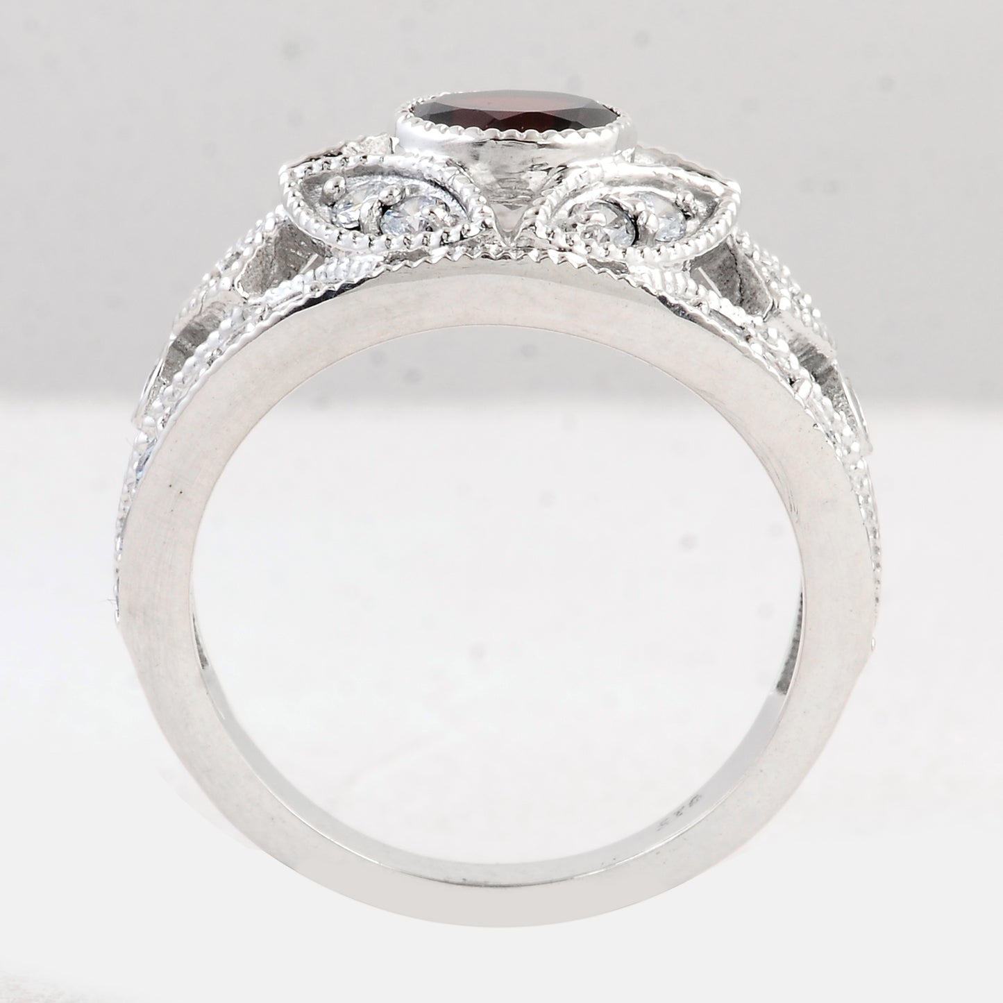 3.45 Ct Round Garnet 925 Sterling Silver Ring