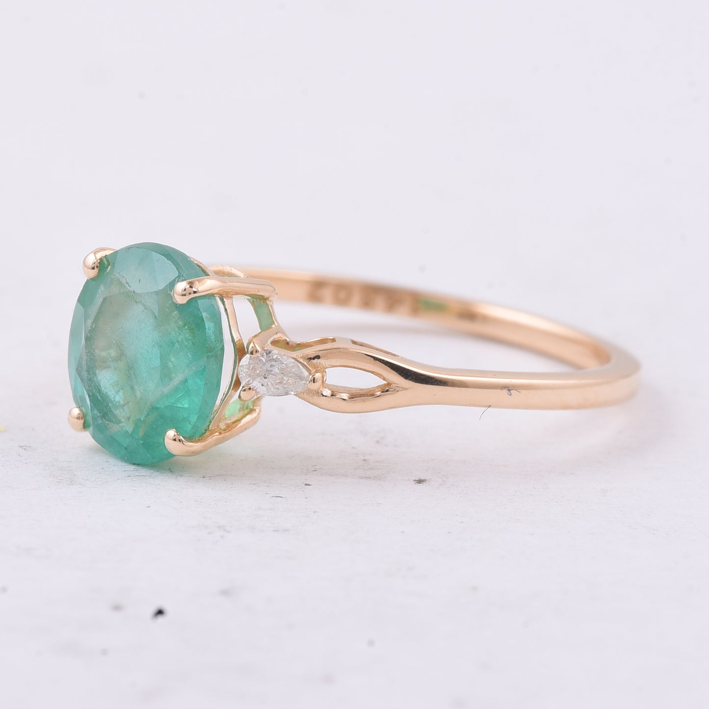 1.58 Ct Oval Natural Emerald 14K Gold Ring