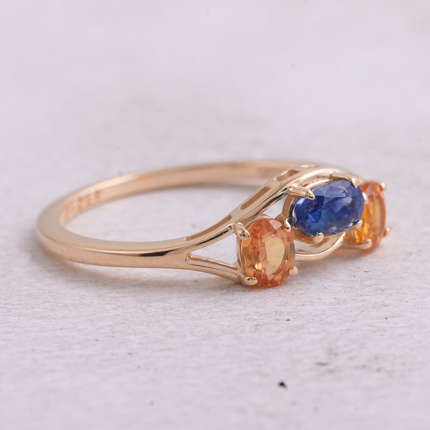 0.95 Ct Oval Natural Multi-Coloured Sapphire 14K Gold Ring