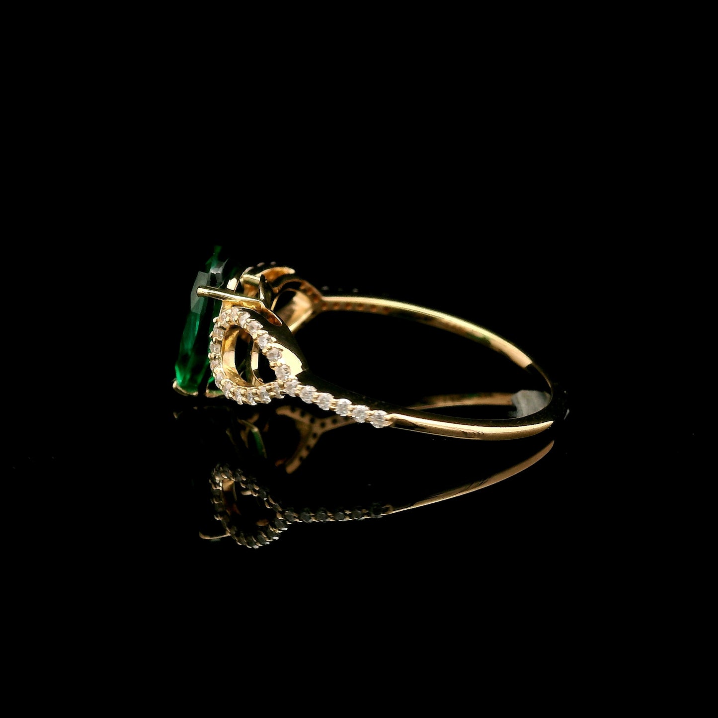 1.29 Ct Pear Mixed Cut Lab Grown Emerald 14K Gold Ring