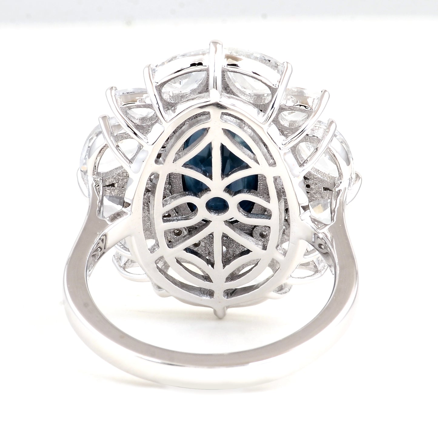 8.02 Carats Sapphire 14K Gold Ring
