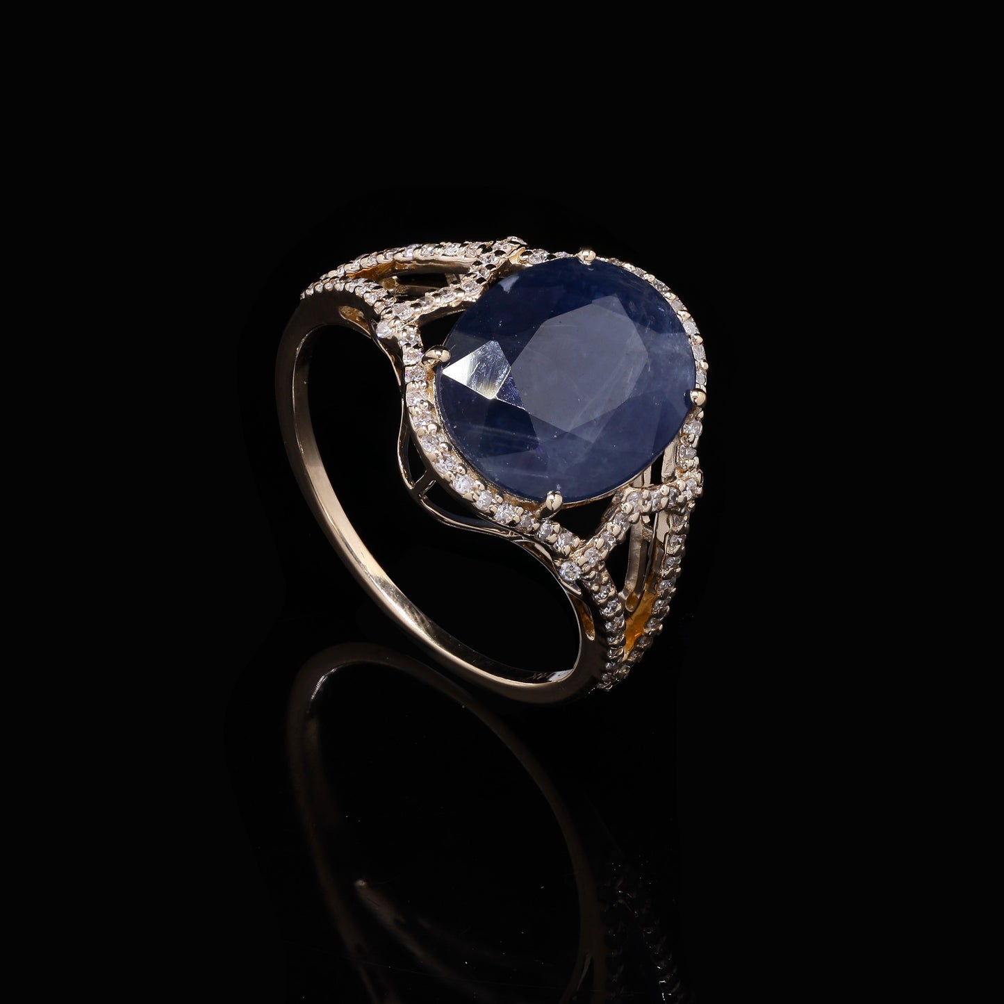 4.91 Ct Oval Mixed Cut Natural Corundum Sapphire 14K Gold Ring