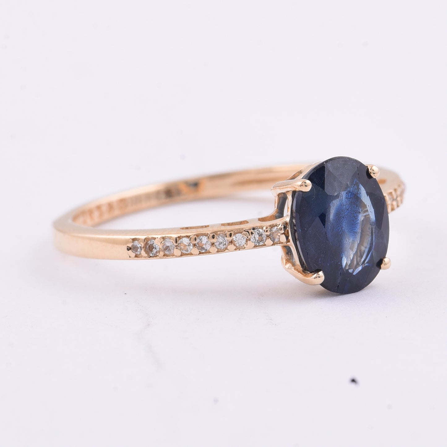 1.56 Ct Oval Natural Sapphire 14K Gold Ring