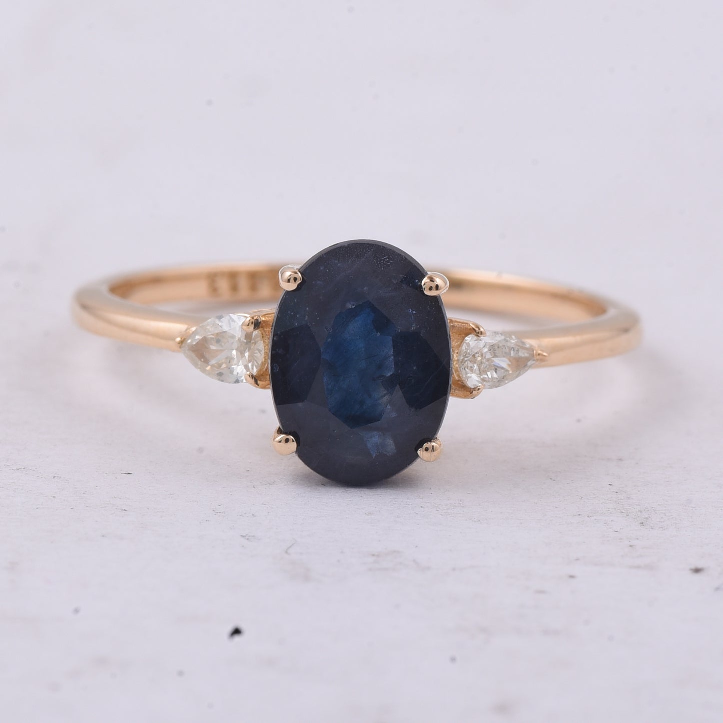 2.02 Ct Oval Natural Sapphire 14K Gold Ring