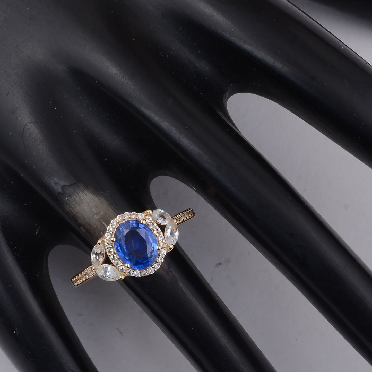 1.79 Ct Oval Sapphire 9K Gold Ring