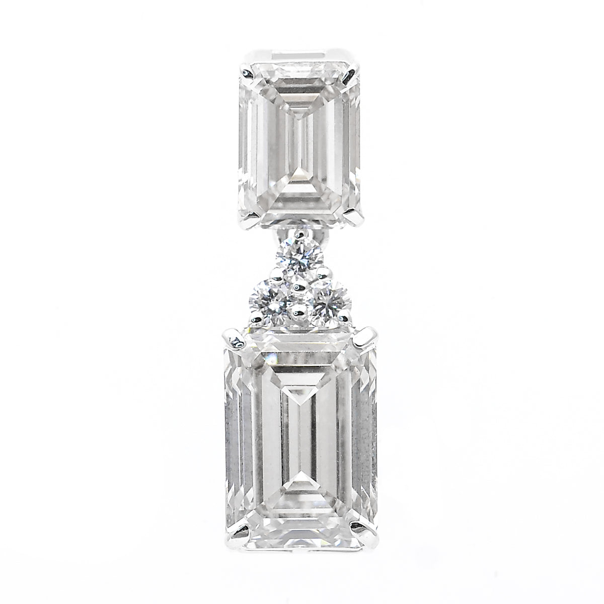 3.92 Carats Lab Grown Diamond 14K Gold Pendant