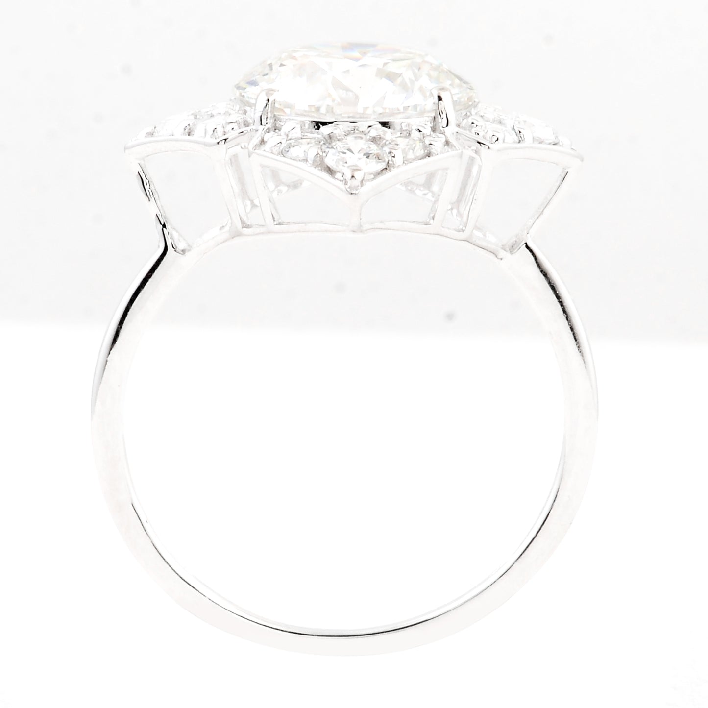 4.05 Ct Round Brilliant Lab Grown Diamond 14K Gold Ring