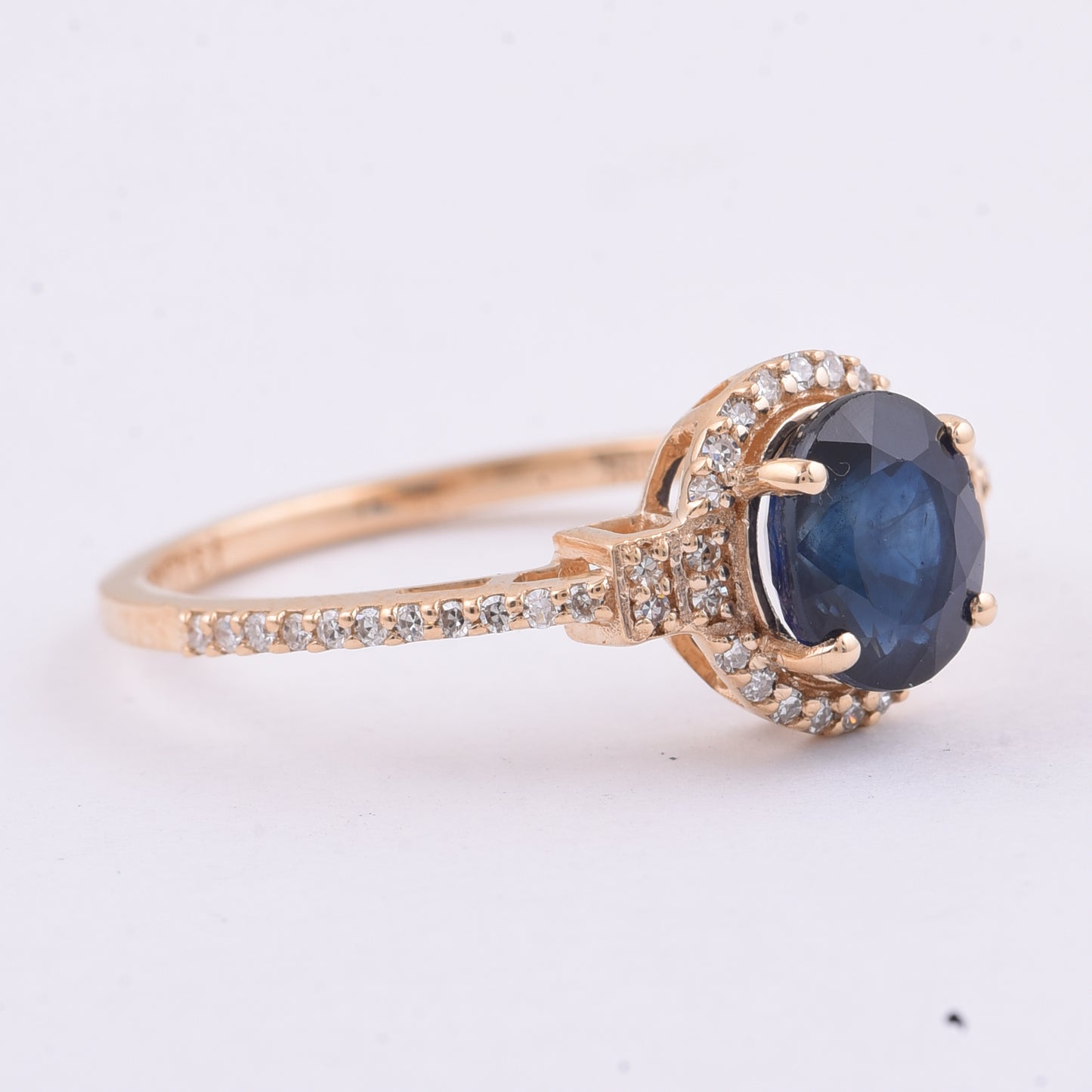 1.79 Ct Oval Natural Sapphire 14K Gold Ring