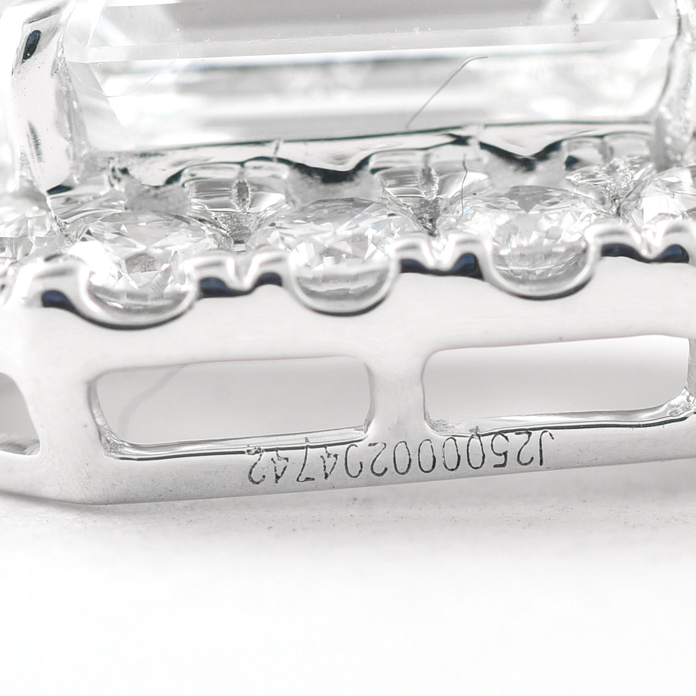2.81 Carats Lab Grown Diamond 14K Gold Pendant