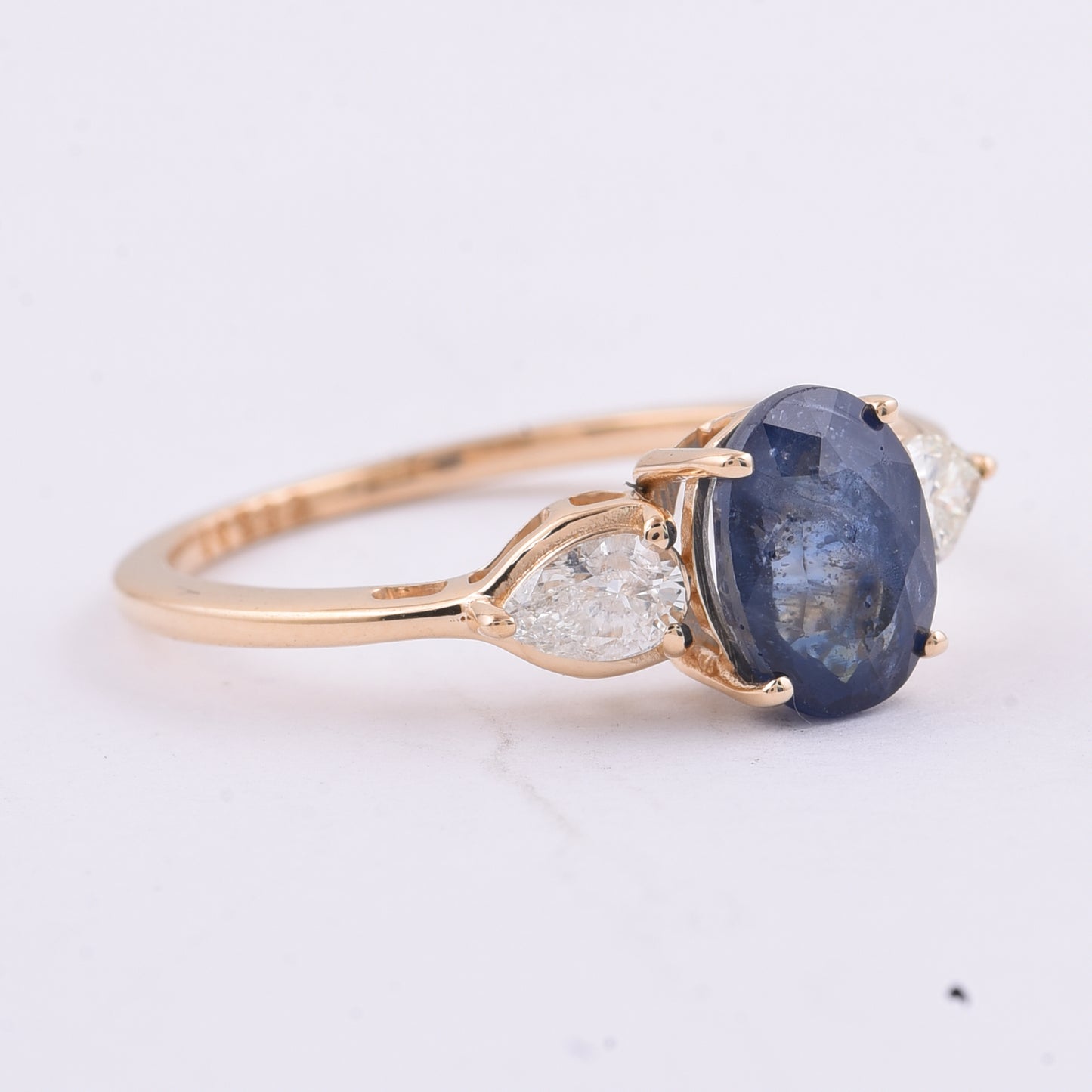 2.25 Ct Oval Natural Sapphire 14K Gold Ring