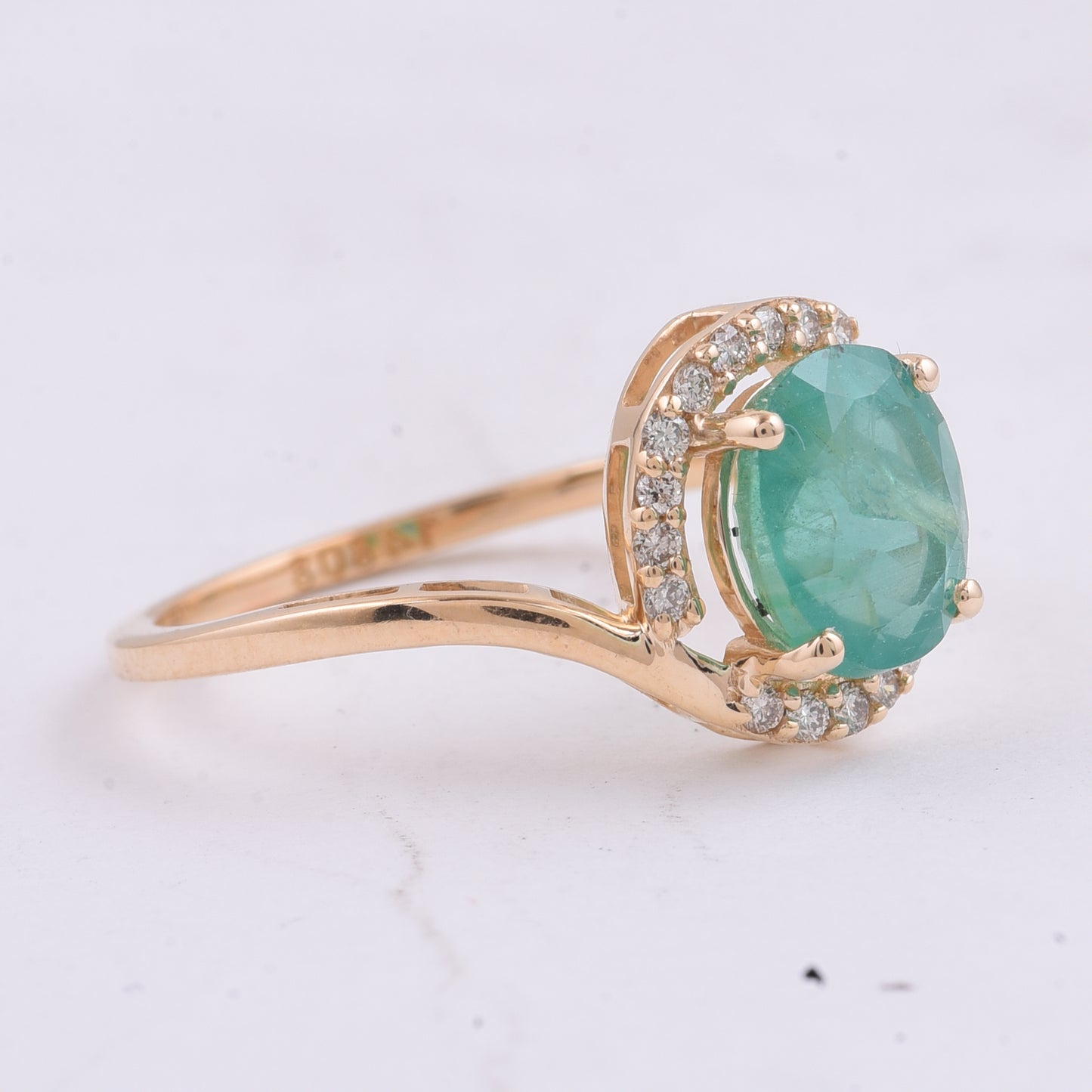1.83 Ct Oval Natural Emerald 14K Gold Ring