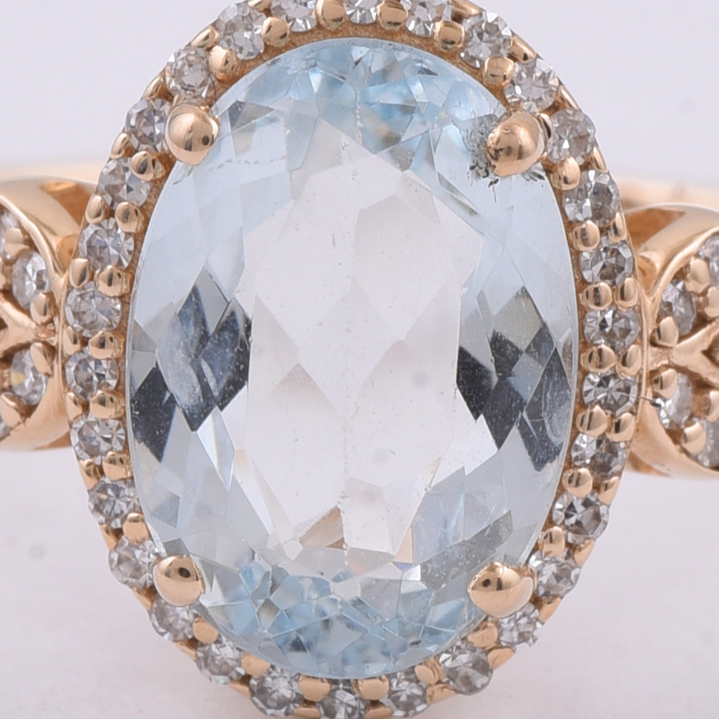 1.87 Ct Oval Natural Aquamarine 14K Gold Ring