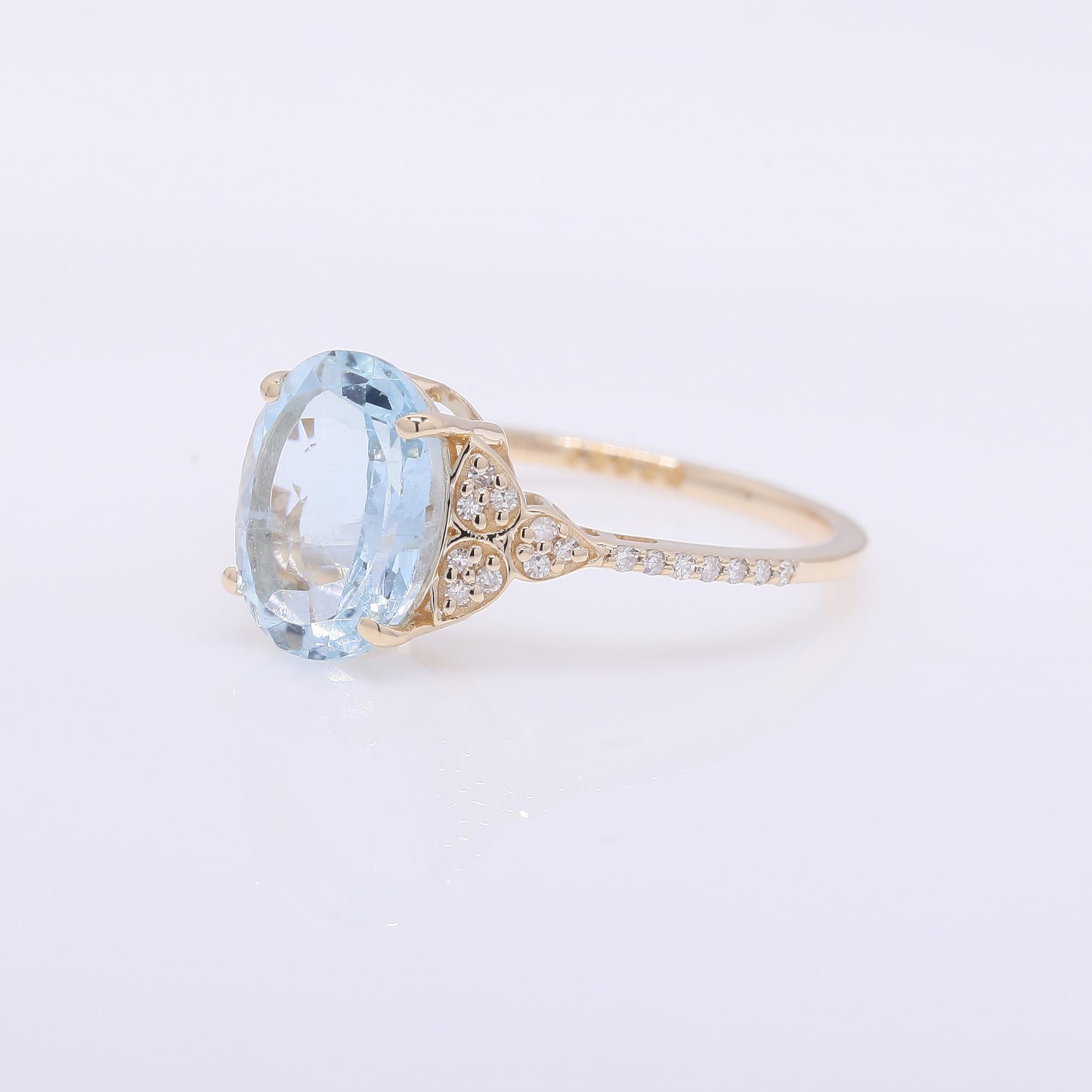 2.55 Ct Oval Mixed Cut Natural Aquamarine 14K Gold Ring