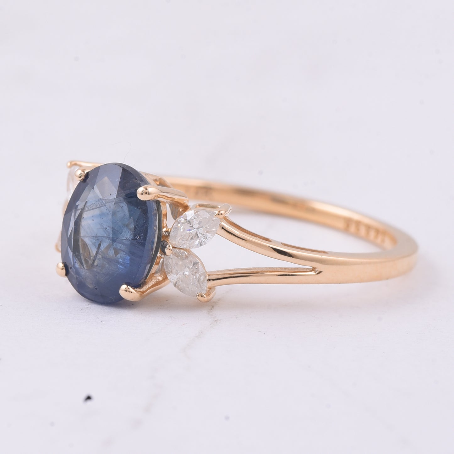 2.08 Ct Oval Natural Sapphire 14K Gold Ring