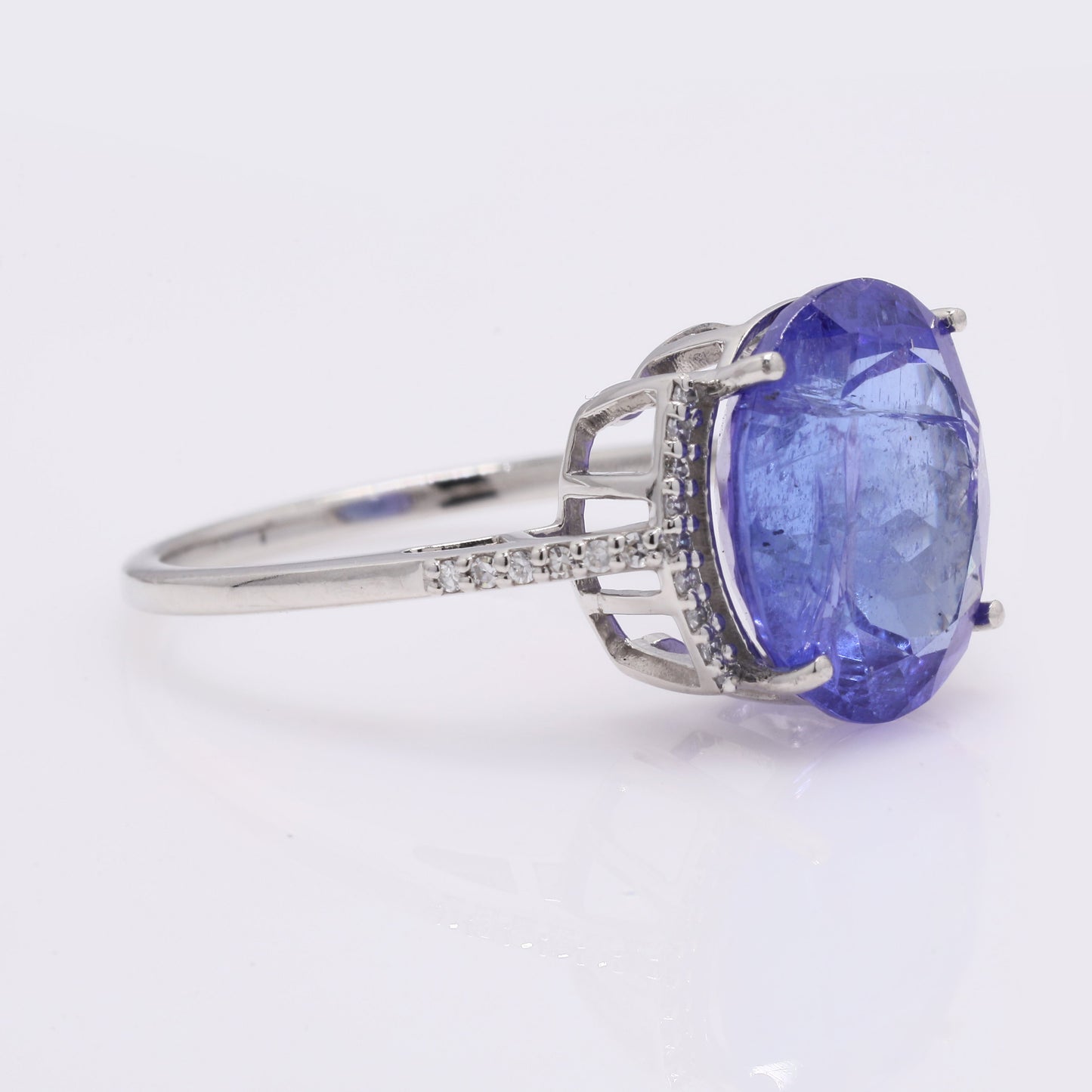 5.56 Ct Oval Mixed Cut Natural Tanzanite 950 Platinum Ring